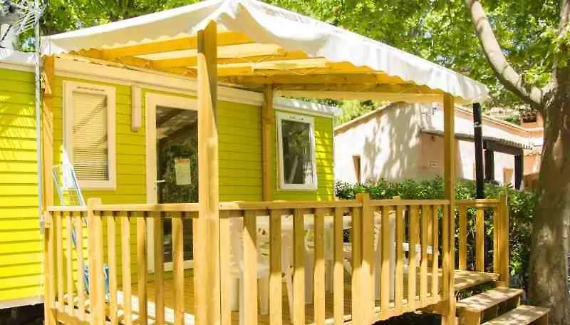 Hôtel Camping Plateau Des Chasses à Mandelieu 4*,